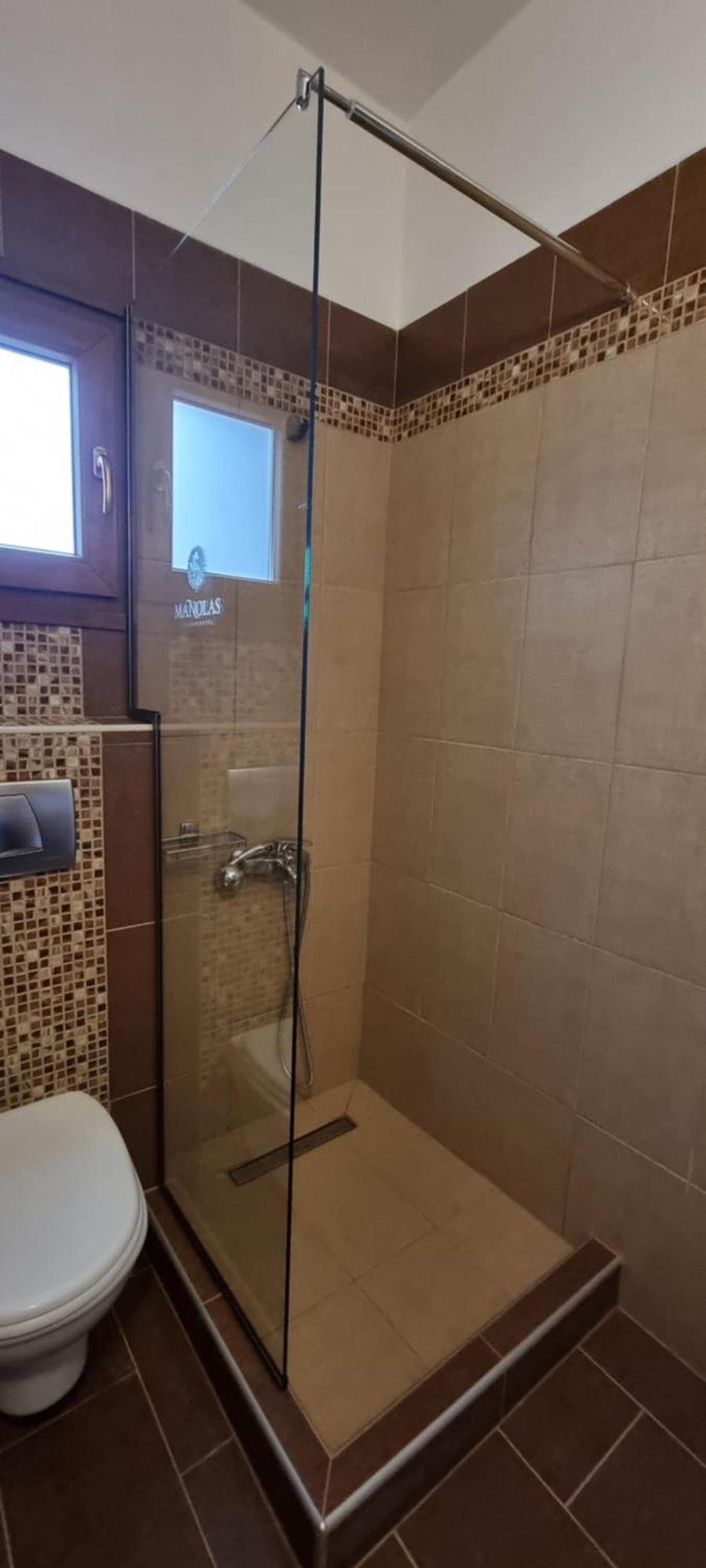 Manolas Neoi Poroi Ruang foto