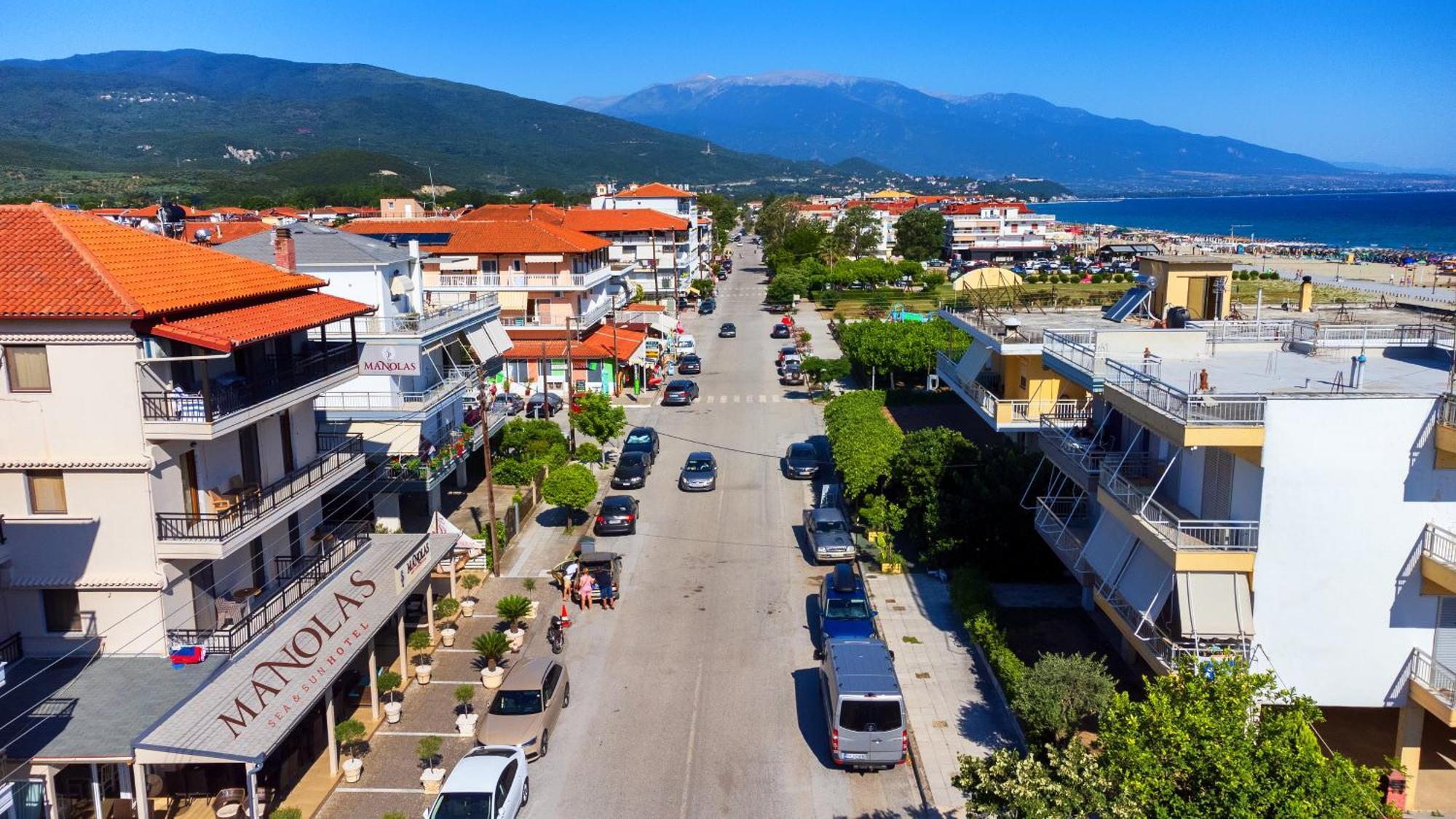 Manolas Neoi Poroi Bagian luar foto